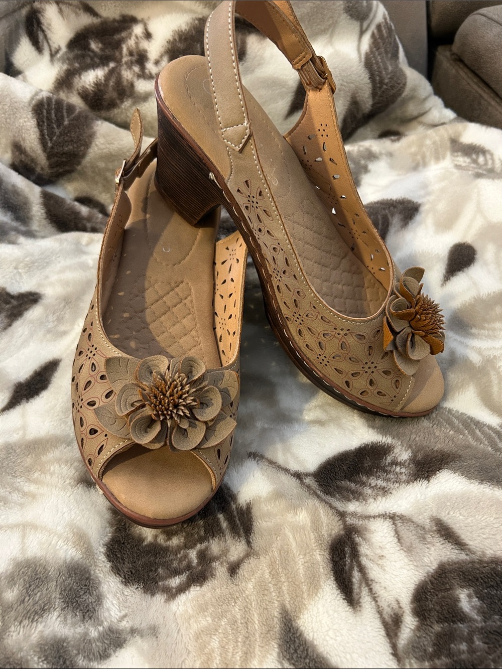 Women's Tan Floral Open-Toe Slingback Heels